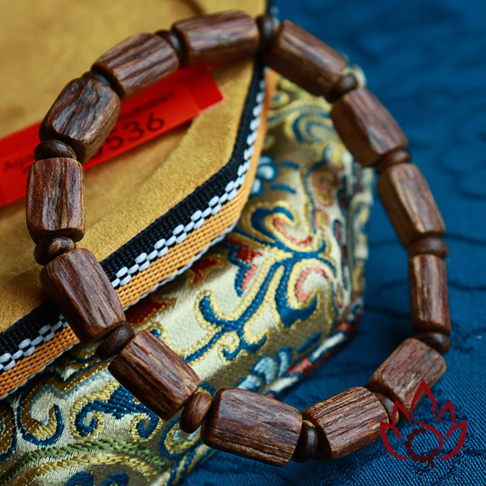 Vòng Trầm Hương Trúc Thô | Trầm Kiến Tự Nhiên Lâu Năm